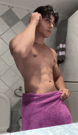 nakedmaletowel.gif.1f5bd46e359efc01f84668deda91ed92.gif
