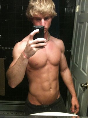 2f3af1577bbb6aff3003cf4ccdf17143--mirror-bathroom-perfect-guy-3055963148.jpg