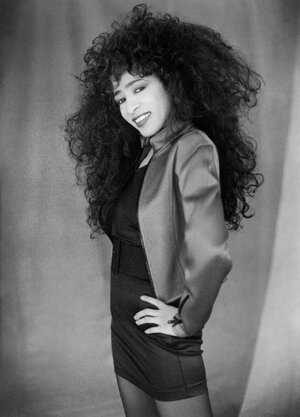 ronnie spector.jpg