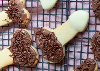 IMG_10264-penis-cookie-medium-w.jpg