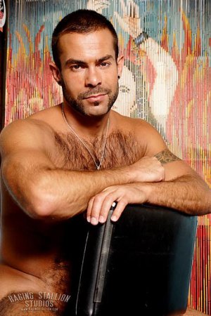 Hairy-Muscle-Hunk-Steve-Cruz-2-026.jpg