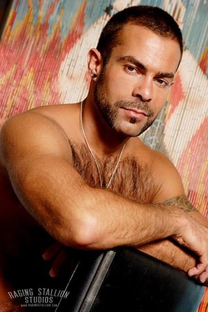 Hairy-Muscle-Hunk-Steve-Cruz-2-027.jpg