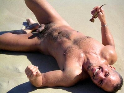 guyzbeach.tumblr.com_from the head.jpg