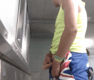 australian-pissing-2-3811317066.gif