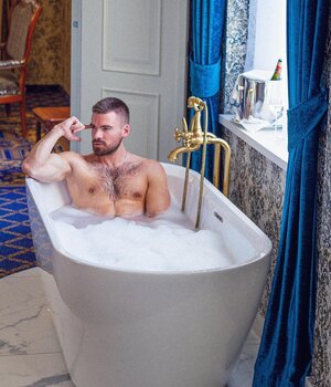 bath 276021950.jpg bath 276021950.jpg