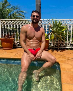 271685313.jpg 271685313.jpg