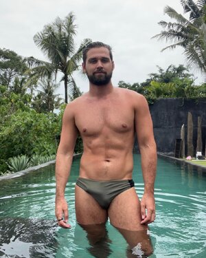 327827767.jpg 327827767.jpg