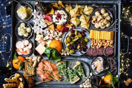 New-Years-Eve-Snack-Board-2.jpg