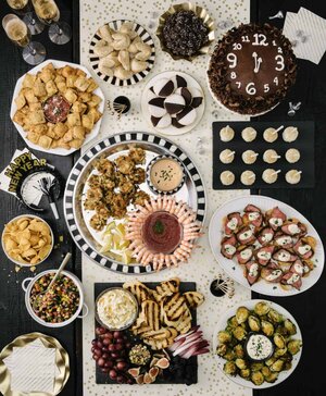 New-Years-Eve-Snacks-and-Sweets-Spread.jpeg
