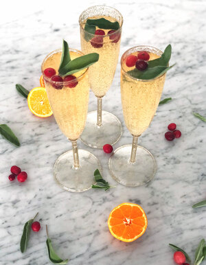 Sparkling-New-Years-Eve-Cocktail.jpg