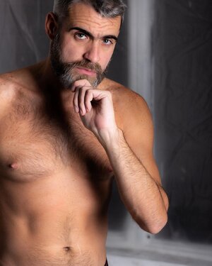 118693982_by danytau.jpg