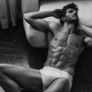 Tom Zalac Ei4KFauUYAApdte.jpg