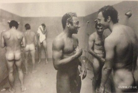 divine-celebrity-cock-Pele-and-Franz-Beckenbauer-of-New-York-Cosmos-after-a-match.-Photo-by-Vo...jpg