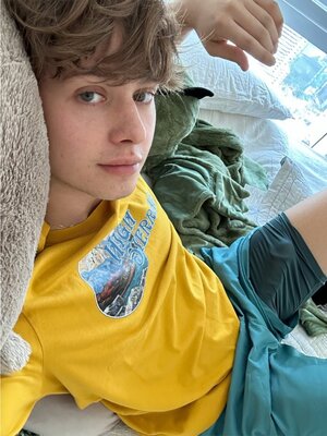 Fqt1WqrWYBItUlN.jpg Fqt1WqrWYBItUlN.jpg