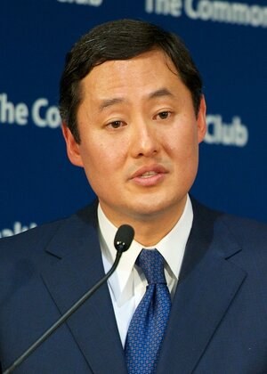 John_Yoo_2012_(cropped).jpg