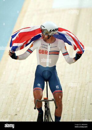 great-britains-ethan-vernon-celebrates-winning-gold-in-the-mens-elite-elimination-race-during-...jpg