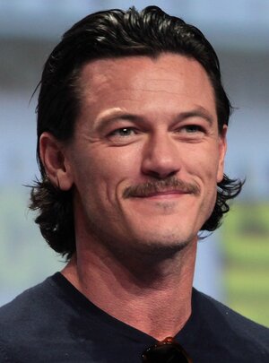 Luke_Evans_2014_Comic_Con_(cropped).jpg