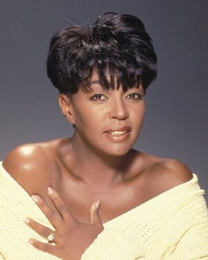 mid-80s-anita-baker-v0-ei2a8jddzp4c1.jpg