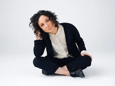 SaraGilbert.jpg