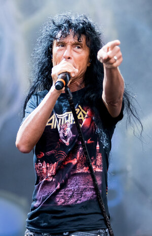Anthrax_-_2019214184014_2019-08-02_Wacken_-_2815_-_AK8I3637_(cropped).jpg