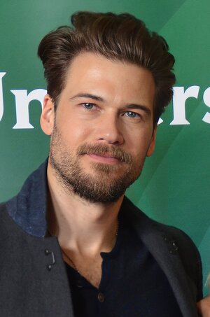 Nick_Zano_2015_TCA_(cropped).jpg