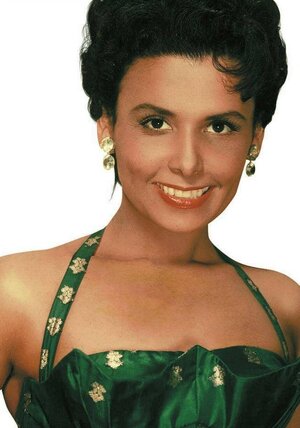LENA-HORNE-A-True-TRAILBLAZER.jpg