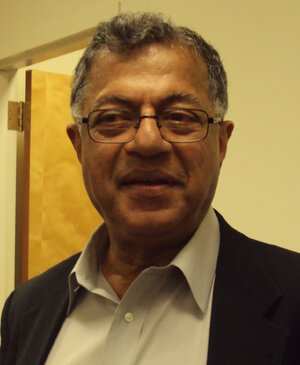 Girish_Karnad_Screening_Cornell_(cropped).jpeg