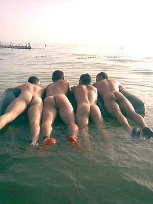 Bros Without Clothes 079.jpg