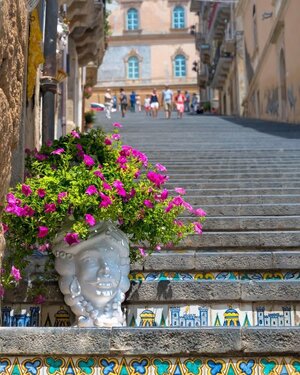 scala-mariadelmonte-caltagirone-800x999.jpg
