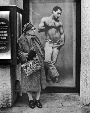 voisinage NYC, Photo by Dirk Reinartz, 1974.jpg