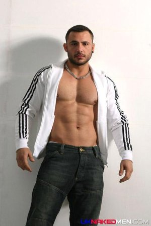 uknakedmen.com (01).jpg