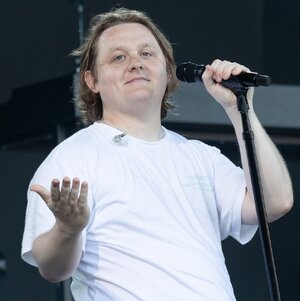 Lewis-Capaldi-gty-gmh-240101_1704118991794_hpMain_1x1.jpg