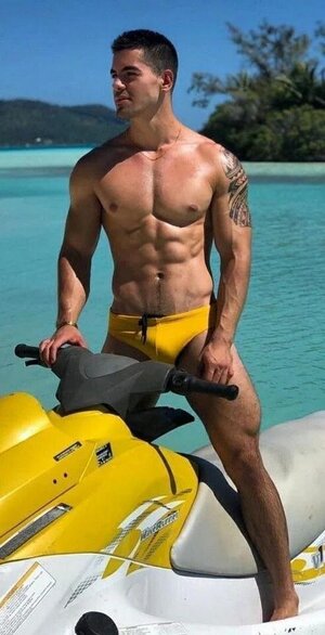 Seadoo-yellowspeedo.jpg