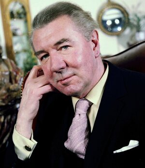 Sir_Michael_Redgrave_portrait.jpg