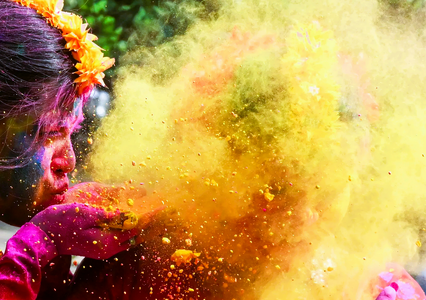 Screenshot 2024-03-26 at 11-17-44 Indien feiert hinduistische Frühlingsfest Holi Alles so schö...png