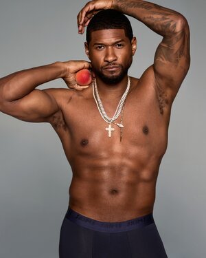 usher-skims-campaign-zz-240206-03-141d34.jpg