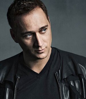 PaulvanDykProfile-ClubRevelin.jpg
