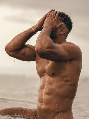 Joel Green F5HjoVTW0AAcyjs-1.jpg