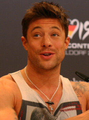 Duncan_James_2011_cropped.jpg