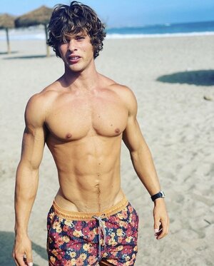 Best All-Natural Muscle Building Supplements_ Unleashing the Power of Nature.jpeg