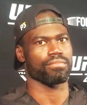 Uriah_Hall_at_UFC_232.jpg