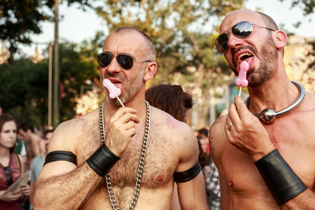 2. 2013 Orgullo Madrid 1-penis popsicles.jpg