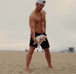 GLEN POWELL SHIRTLESS WORKOUT 62.gif