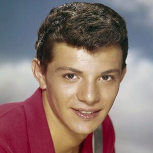 frankie-avalon-9542509-1-402.jpg