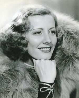 Studio_photograph_of_Irene_Dunne.jpg