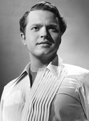 ORSON-WELLES-THE-LONELY-LIFE-OF-A-FLAWED-GENIUS.jpg
