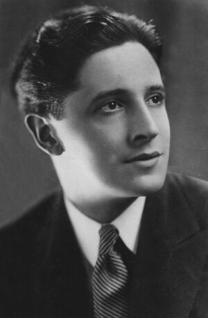 ivor-novello-gettyimages-463985685.jpg