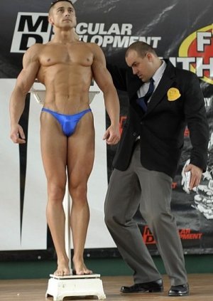 MuscleWeighIn-400x563.jpg