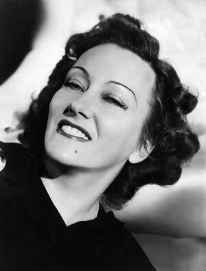 Gloria_Swanson_1941.jpg
