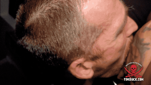 loiro maduro bigodudo chupa negao (8).gif